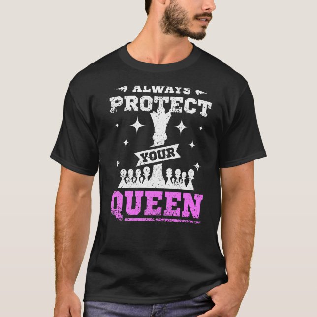 Always protect your queen chess Premium T Shirt (Framsida)