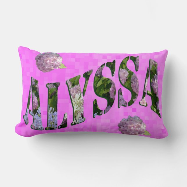 Alyssa Namn Logotyp tillverkad med Hydrangeas. Lumbarkudde (Framsida)