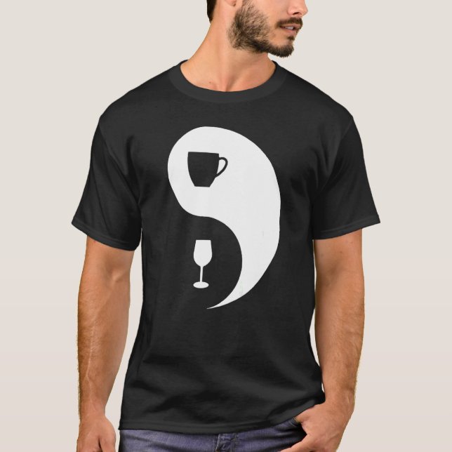 AM Coffee PM Win Yin och Yang T Shirt (Framsida)