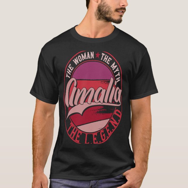 Amalia Dam i Myth the Legend T Shirt (Framsida)