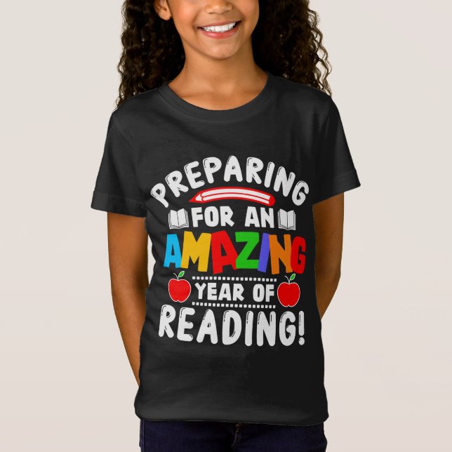 Amazing Year of Reading Back To School Gift Studen T Shirt (Framsida)