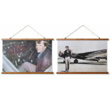 Amelia Earhart med hennes låsta Electra 1937