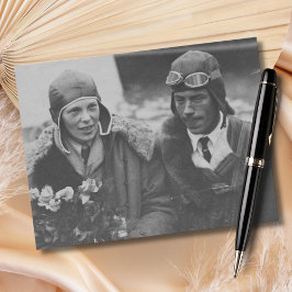 Amelia Earhart Svart Vitt Foto Flygning Födelsedag Vykort