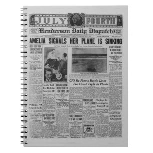 Amelia Earhart Vintage Newspaper Anteckningsbok