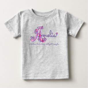 Amelia Flickor namn: A monogram Tee Shirt