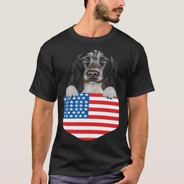 America Flag English Cocker Spaniel Dog In Pocket T Shirt (Framsida)