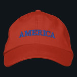 America Red Broderad Keps<br><div class="desc">Amerika är broderat i blått på detta röda, unisex basebollsockel eller vilken färg som helst. Perfekt för att visa din patriotism på den 4 juli, minnesdagen eller tillfälle.</div>
