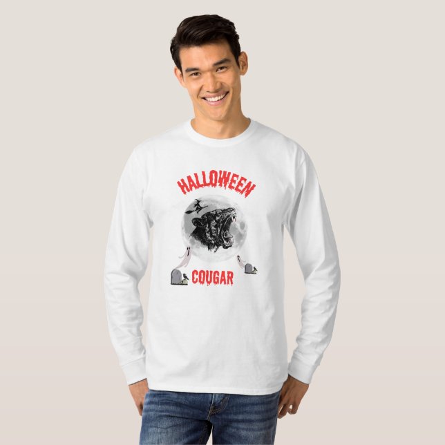 american cougar on halloween night with crows t shirt (Hel framsida)