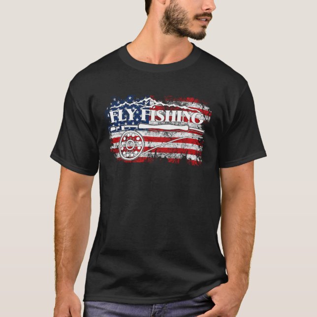 American Flag Fishing Fly Fishing Mountain and USA T Shirt (Framsida)