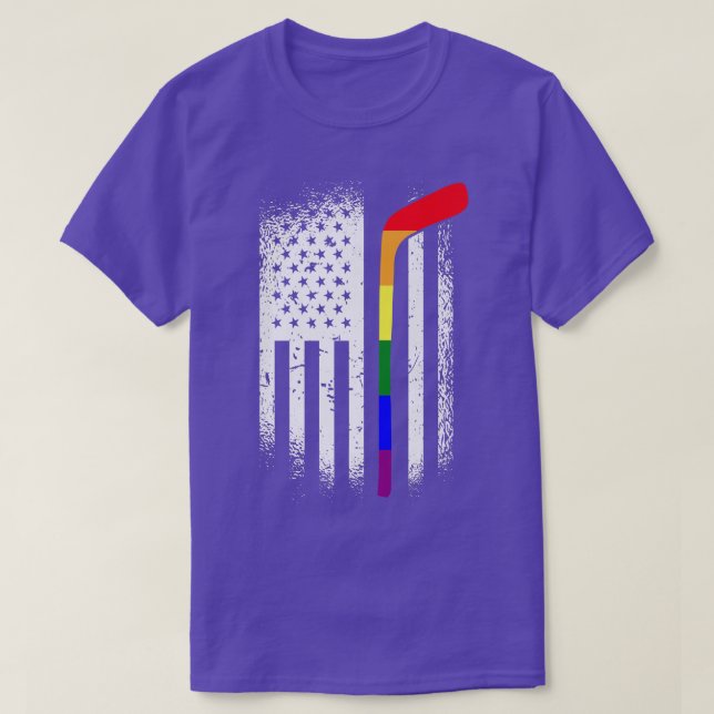 American Flag Hockey LGBT-Q Rainbow Bat Gay Pride  T Shirt (Design framsida)