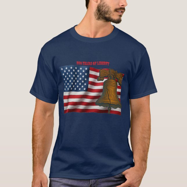 American Flag & Liberty Bell Independence Day URM T Shirt (Framsida)