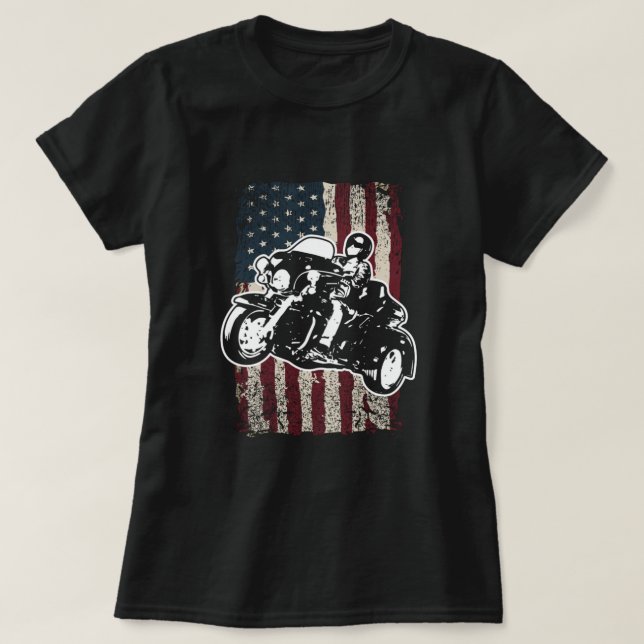 American Flagga Motorcycle Trike Rider T Shirt (Design framsida)