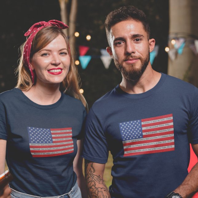 American Flagga Quilt Bible Verse T Shirt (Skapare uppladdad)