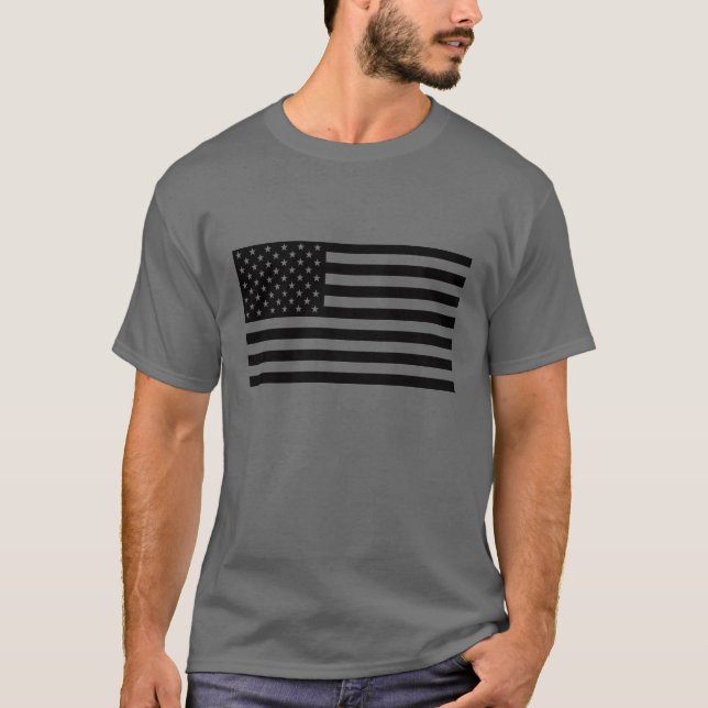 American Flagga Shirt - Svart text Tee (Framsida)