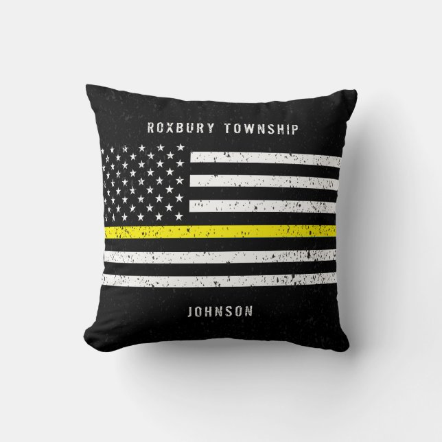 American Flagga Thin Gult Line Distress Namn Kudde (Framsida)