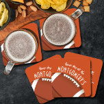 American Football Orange Underlägg Papper Kvadrat<br><div class="desc">Anpassadets pappra underlägg har en amerikansk fotboll på orangen och ord "Det är speldagen!" tillsammans med ditt efternamn. MER färg och matchande artiklar i vår butik.</div>