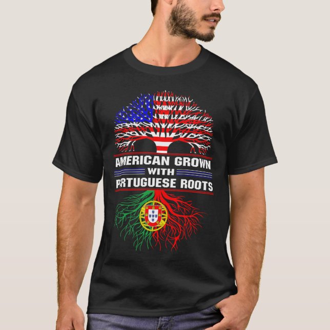 American Grown with Portuguesa Roots T-Shirt (Framsida)