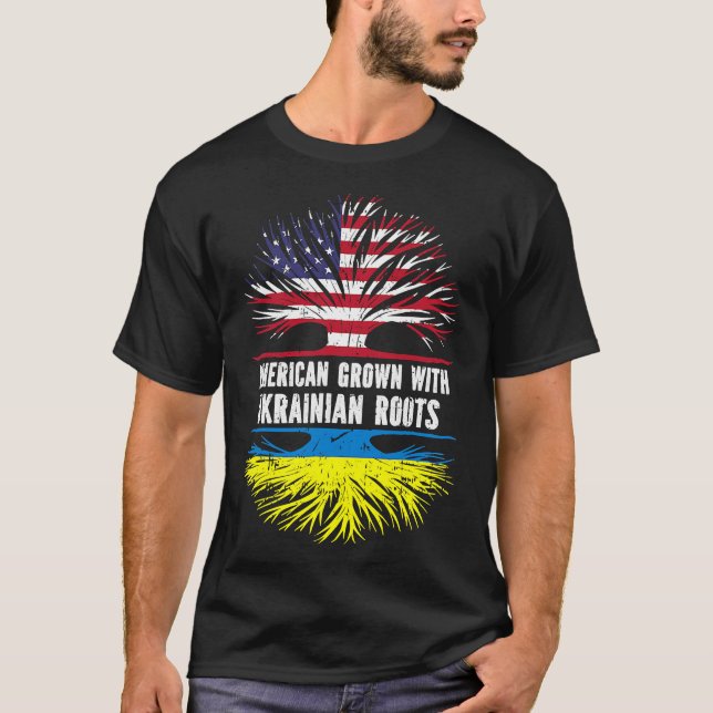 American Grown with Roots USA flagga Ukraina T Shirt (Framsida)