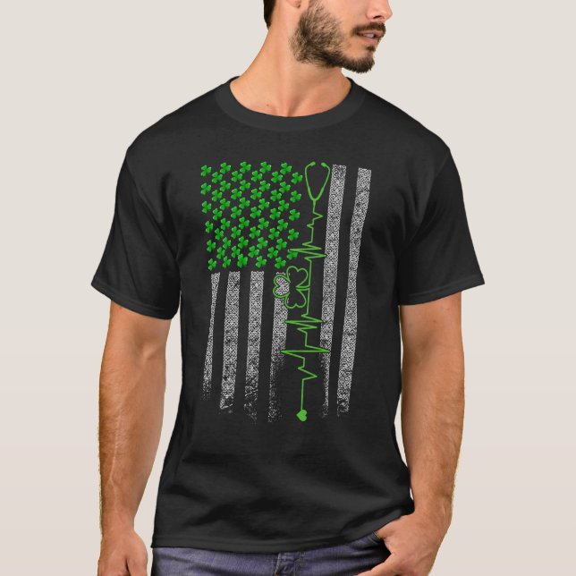 American Irish Nurse Stethoscope Heartslag Shamroc T Shirt (Framsida)