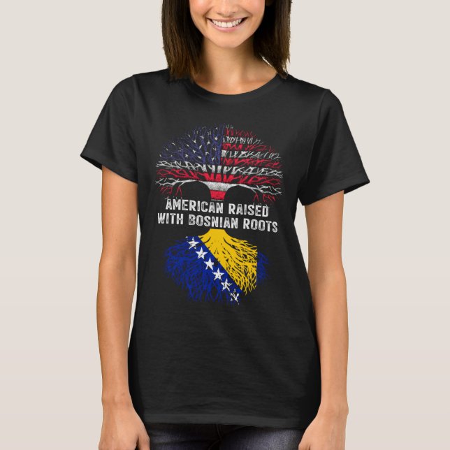 American Raised with Bosnian Roots Bosnia T Shirt (Framsida)