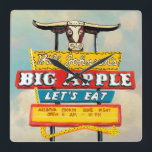 American Roadside| Underskrift för Restaurang Fyrkantig Klocka<br><div class="desc">American Roadside| Konstnärliga tecken: Naomi McCavitt</div>