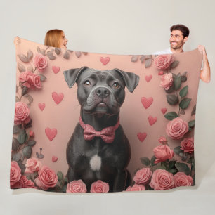 American Staffordshire med rosor - Alla hjärtans d Fleecefilt