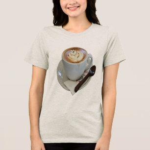 Americano kaffe med Tulpan Design Och Choklad T Shirt