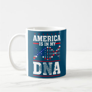 Amerika är i min amerikanska Flagga 4 juli Kaffemugg