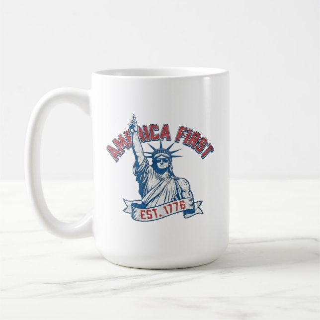 AMERIKA FÖRST - Est. 1776 Kaffemugg (Vänster)