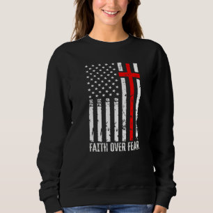 Amerika Stolthet Oss Flagga Tro Över Rädsla Bön Mä T Shirt