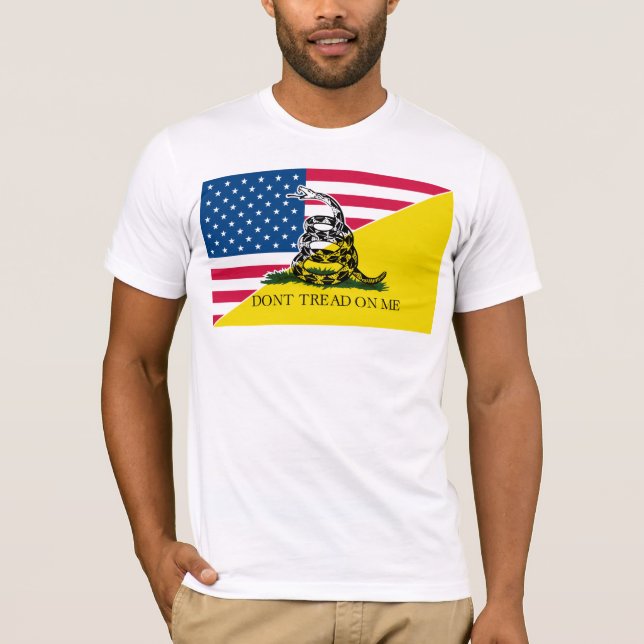 Amerikan och Gadsden flagga Tee Shirt (Framsida)