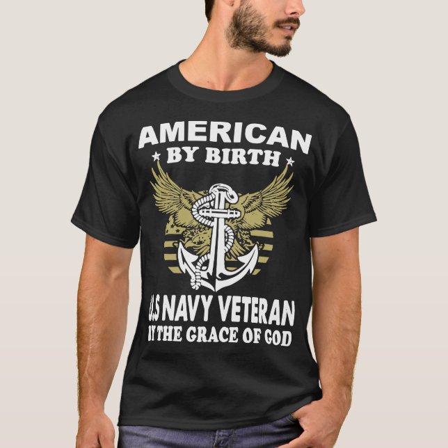 amerikan vid födelse oss marinveteran vid nåden av t shirt (Framsida)