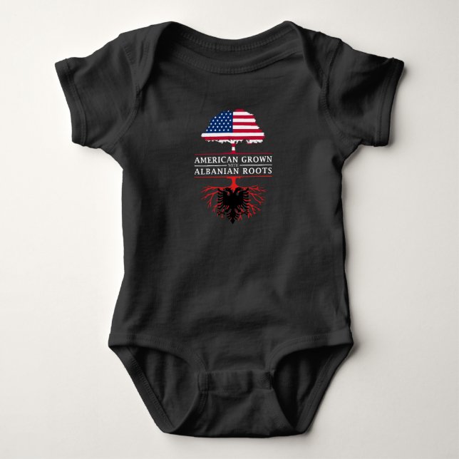 Amerikanen som är fullvuxen med alban, rotar   t shirt (Framsida)