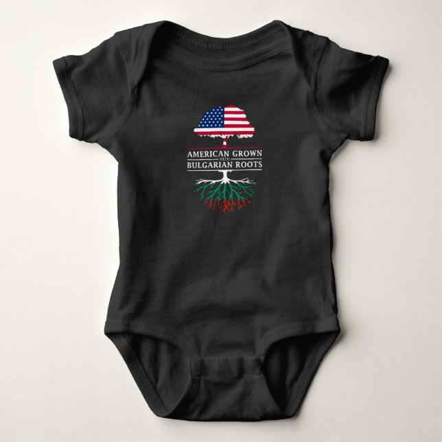 Amerikanen som är fullvuxen med bulgar, rotar   t shirt (Framsida)