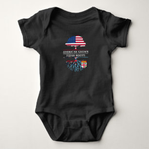 Amerikanen som är fullvuxen med Fijian, rotar T Shirt