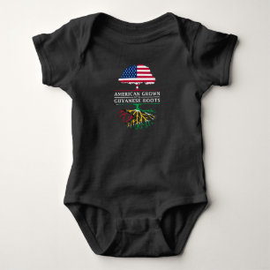 Amerikanen som är fullvuxen med Guyanese, rotar   T Shirt