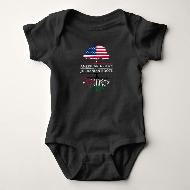 Amerikanen som är fullvuxen med jordanier, rotar   t shirt (Framsida)