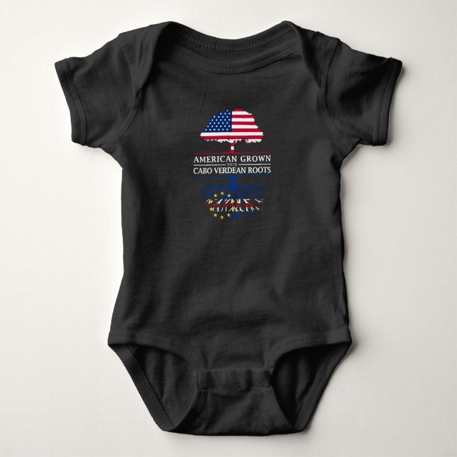Amerikanen som är fullvuxen med kapverdier, rotar  t shirt (Framsida)