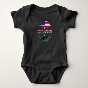 Amerikanen som är fullvuxen med tanzaniskt, rotar t shirt