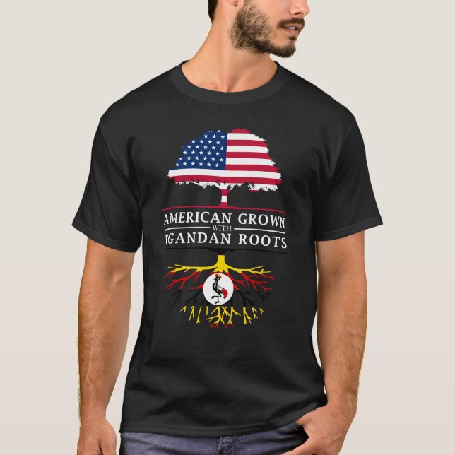 Amerikanen som är fullvuxen med ugandiskt, rotar   t shirt (Framsida)