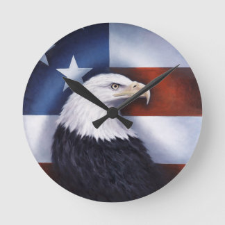 Amerikanörn och flagga rund klocka
