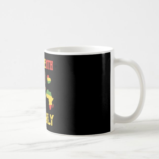 Amerikansk afrikansk flicka som dansar Juneteenth- Kaffemugg (Höger)