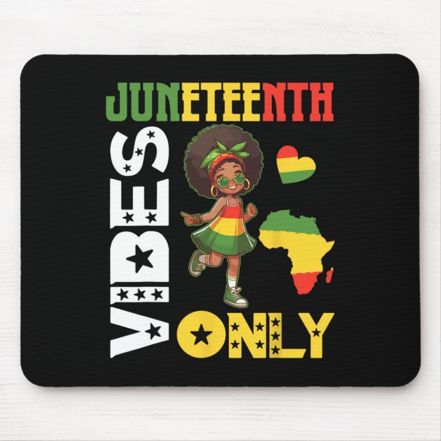 Amerikansk afrikansk flicka som dansar Juneteenth- Musmatta (Framsidan)
