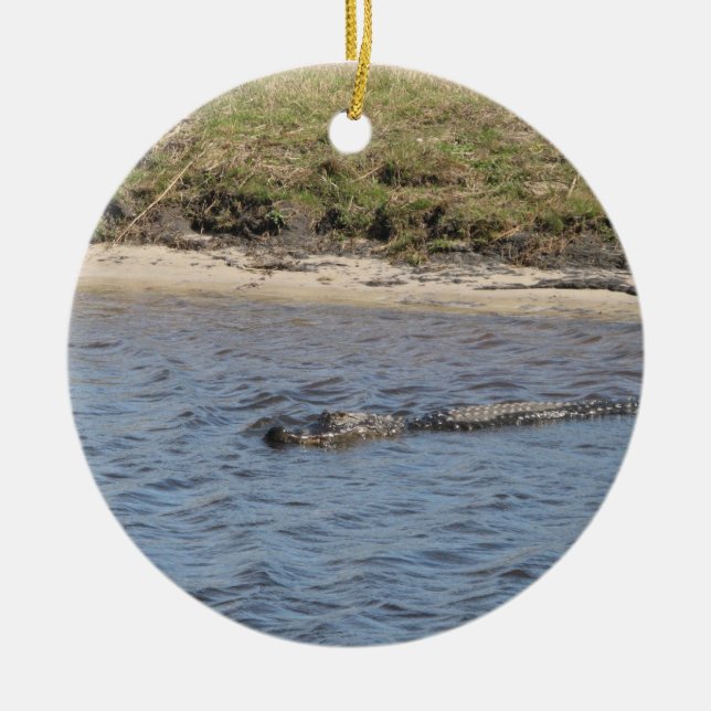 Amerikansk alligator som simmar i en träskflod | julgransprydnad keramik (Framsidan)