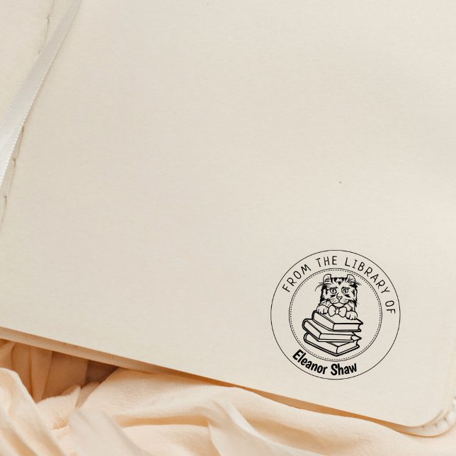 Amerikansk Curl Cat, Bok från Bibliotek Stämpel (Skapare uppladdad)