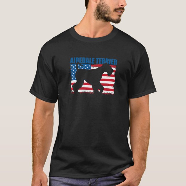 Amerikansk flagg Airedale Terrier   T Shirt (Framsida)