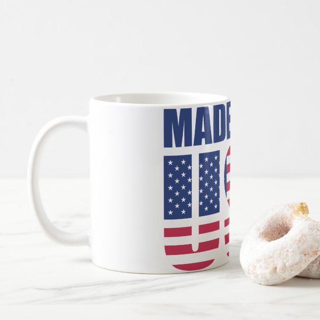 Amerikansk flagg "TILLVERKAD" typografimugg - Patr Kaffemugg (Med munk)