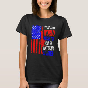 Amerikansk Flagga i en värld där man kan vara vad T Shirt