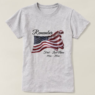 Amerikansk flagga med kors - Minns T Shirt