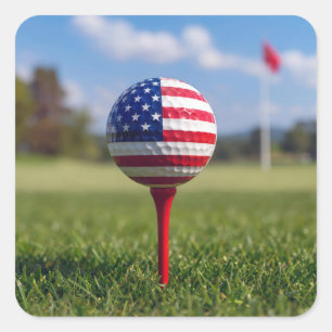 Amerikansk flagga på en golfboll fyrkantigt klistermärke